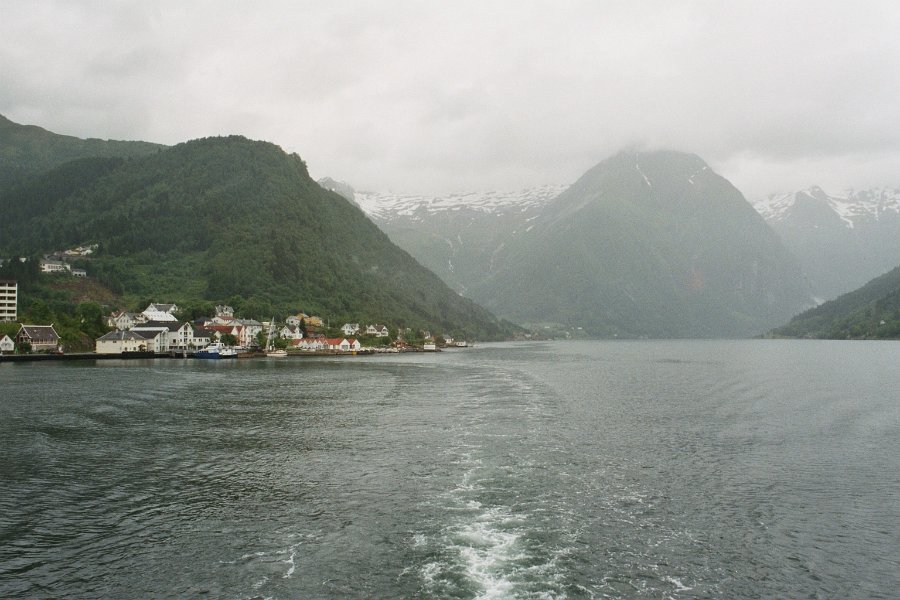 2003060615 fjaerlandfjord balestrand